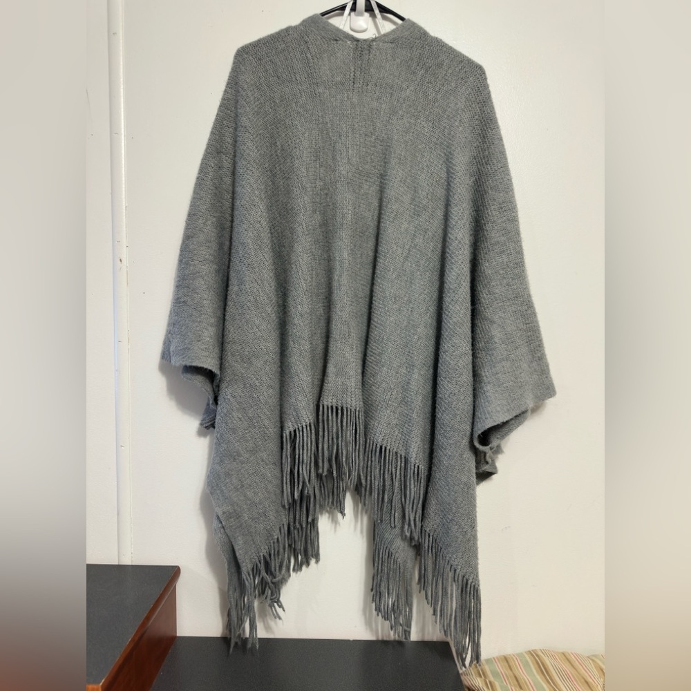 Vince Camuto Light Gray Knit Poncho - Picture 2 of 7